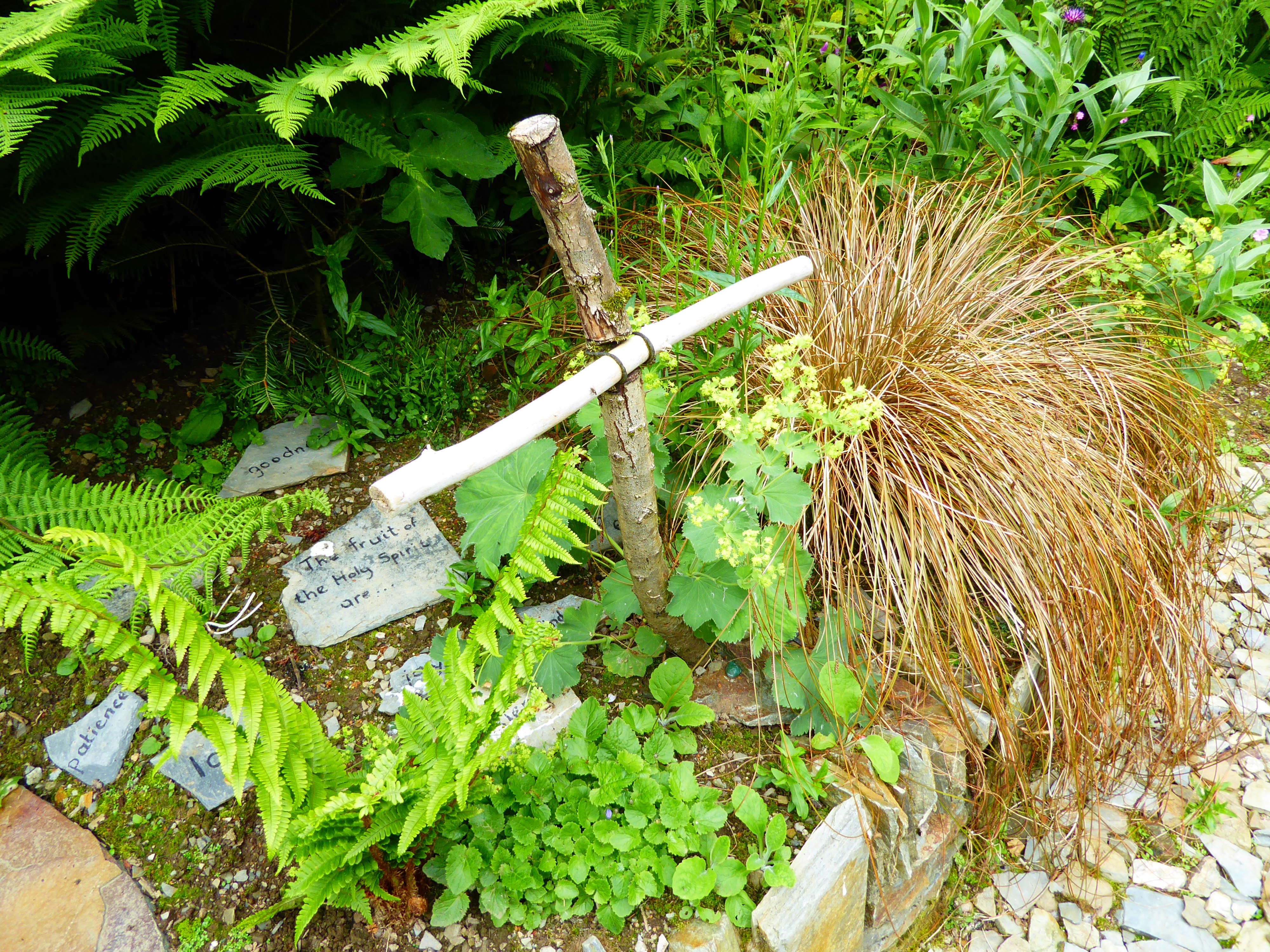 Altarnun non well enclosure cross