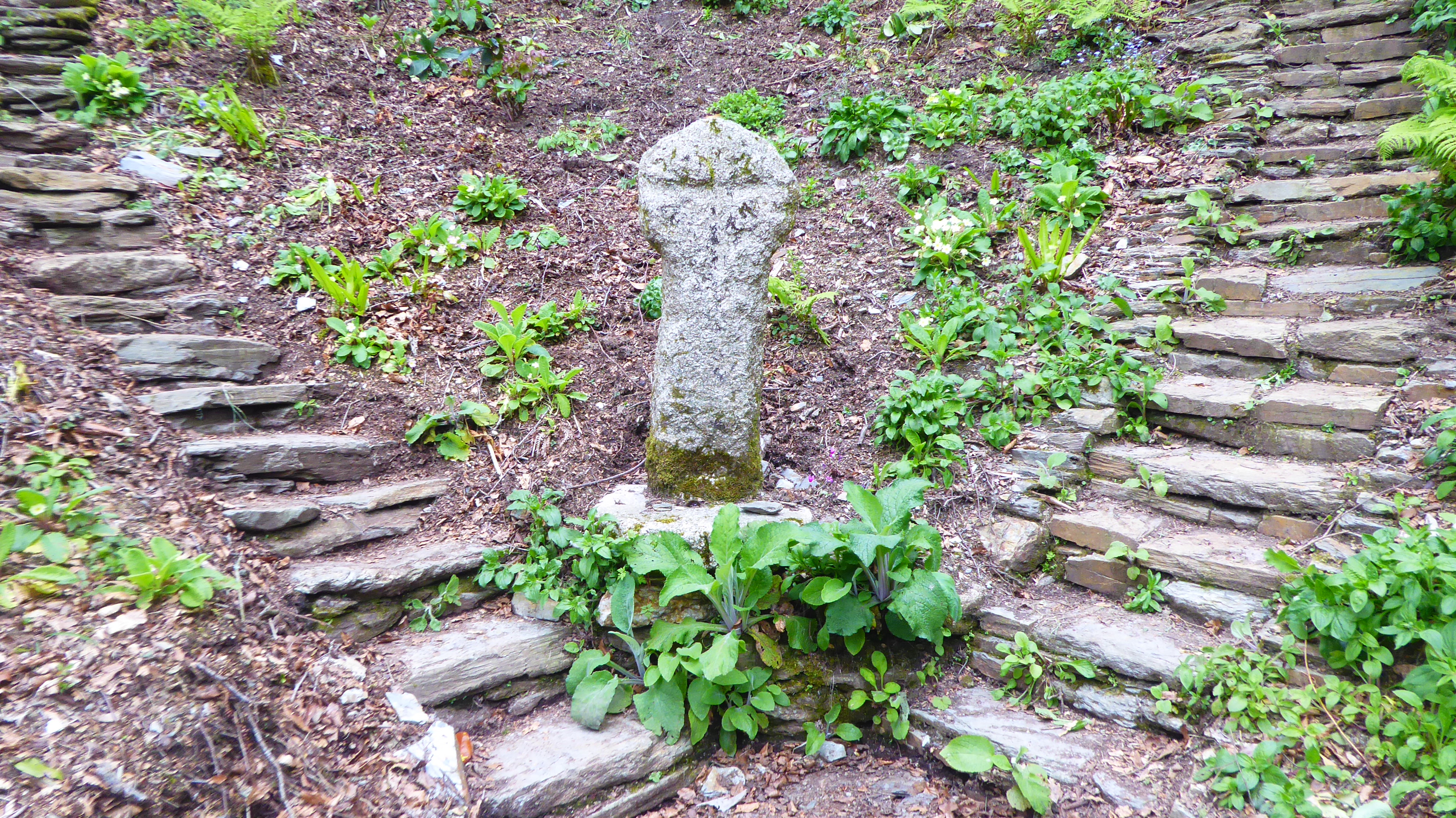 Celtic cross lavethan